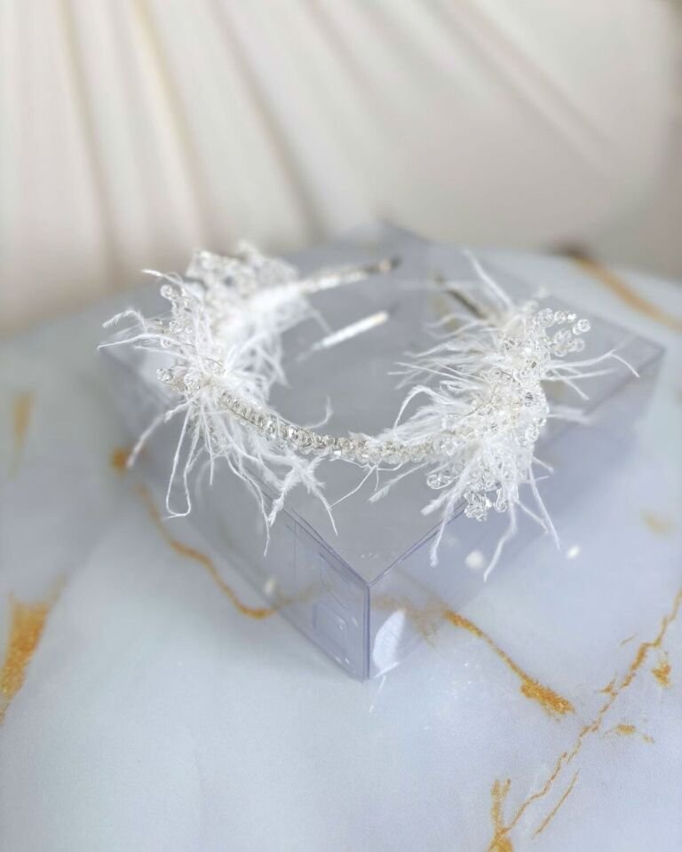 Lüks Kristal Gelin Tacı | Kristal ve Otriş Tüyü Detaylı Gelin Tacı | After Party & Düğün Saç Aksesuarı