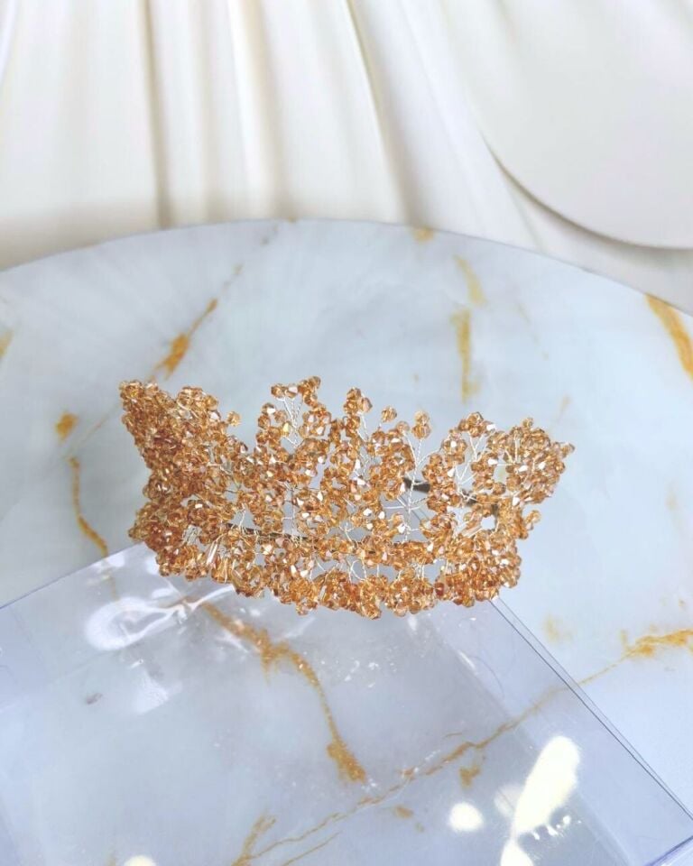 Bej Kristal Taşlı Gelin Tacı | Tesettür Uyumlu Gelin Saç Aksesuarı | Düğün & Kına Gecesi Tacı
