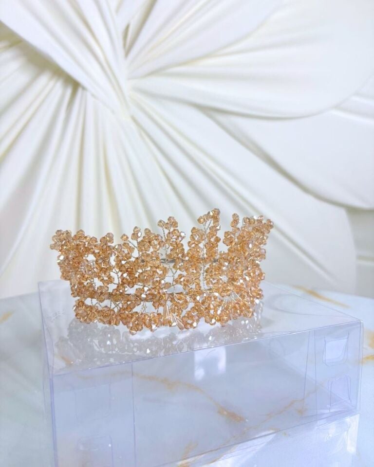 Bej Kristal Taşlı Gelin Tacı | Tesettür Uyumlu Gelin Saç Aksesuarı | Düğün & Kına Gecesi Tacı