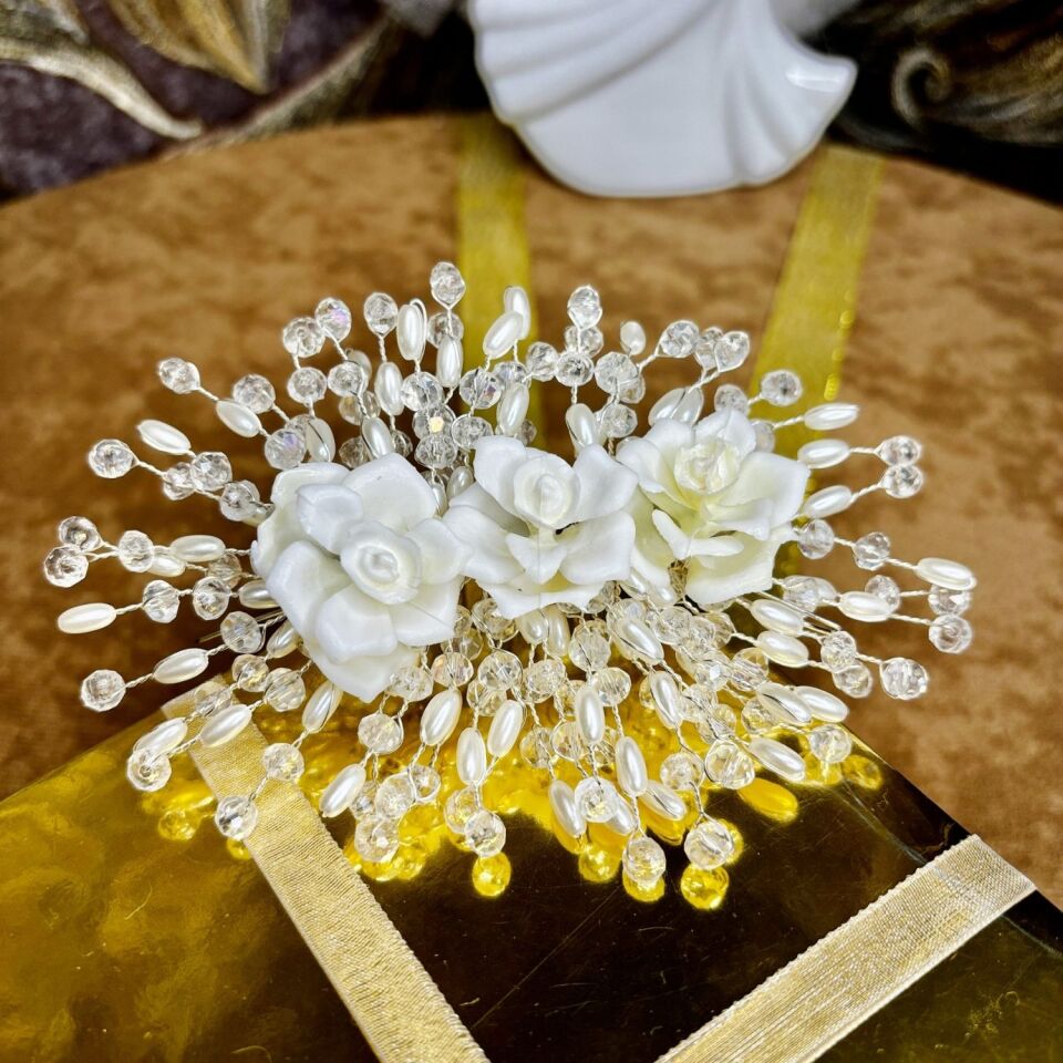Çiçekli İncili Kristal Işıltılı Saç Aksesuarı