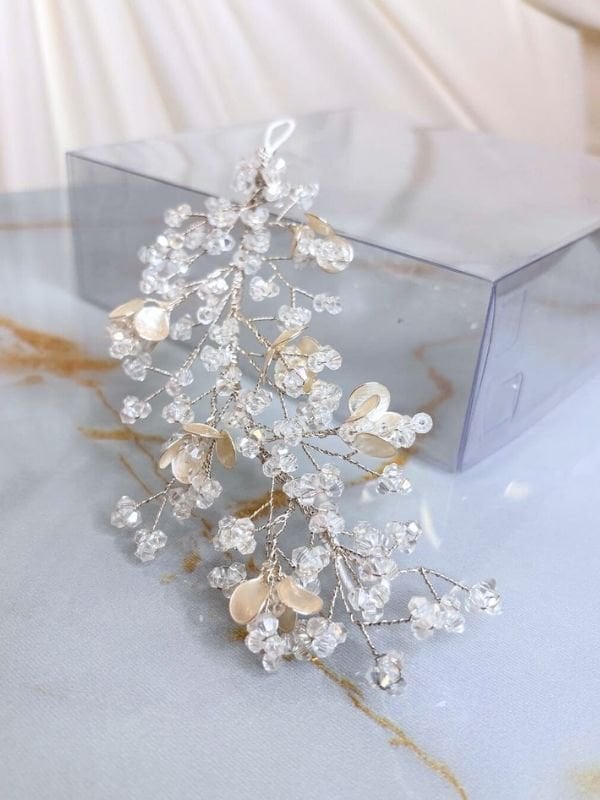 Small Mother-of-Pearl Leaf Hair Clip