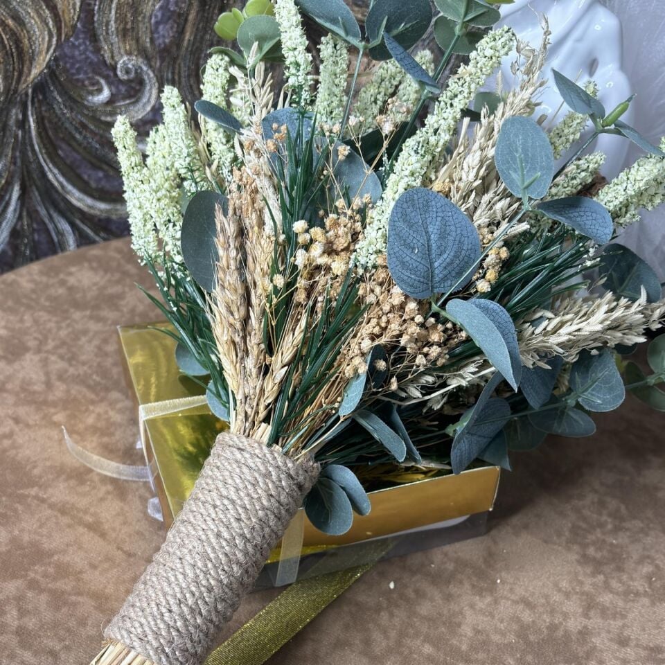 Bohem Okaliptus El Çiçeği