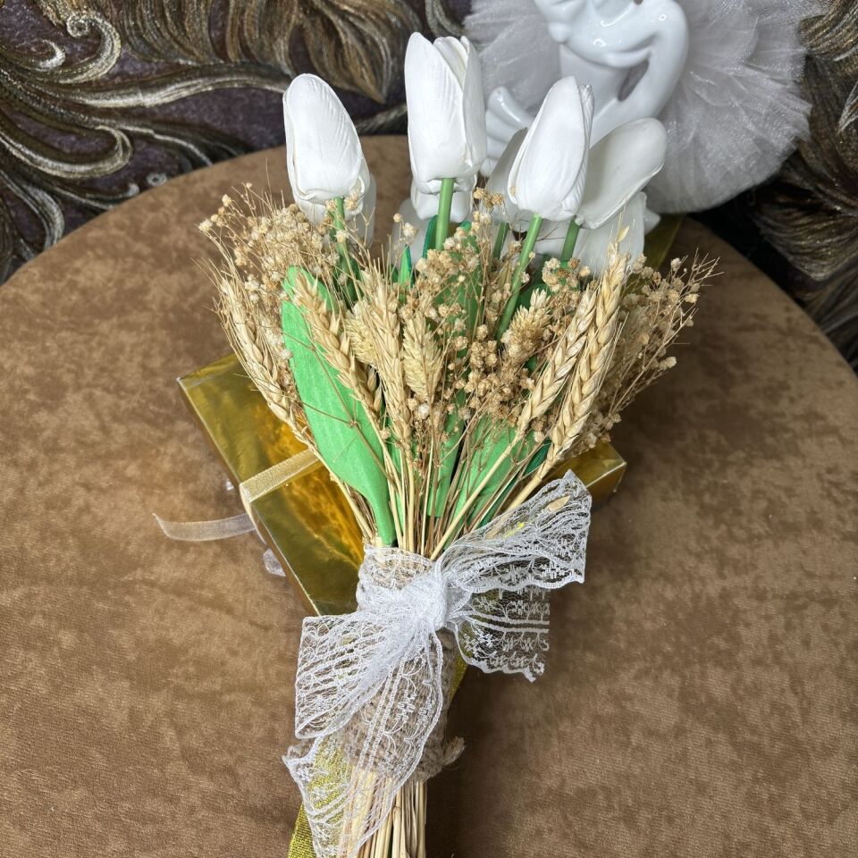 Gelin El Çiçeği Buketi Cipsolu Beyaz Lale