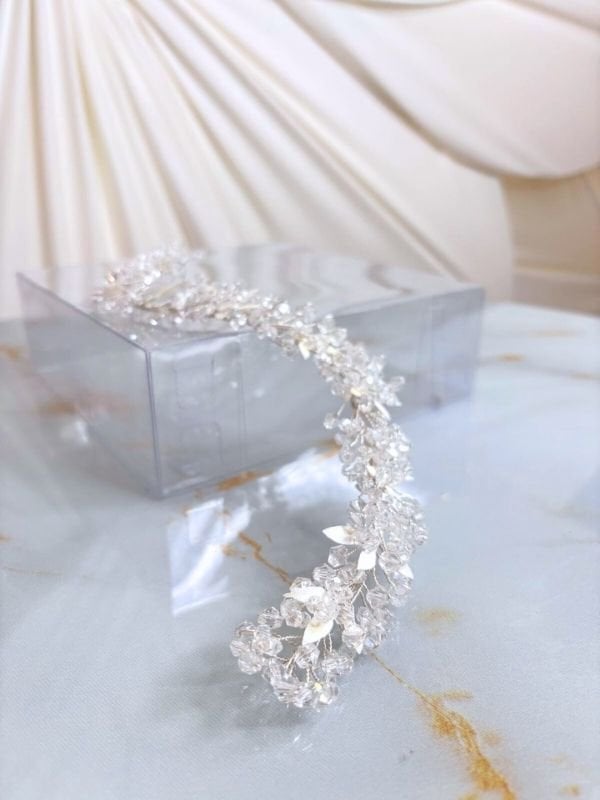 Lazer Kesim Çiçekli Kristal Taşlı Gelin Saç Aksesuarı