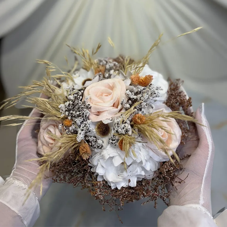 Gelin El Çiçeği Buketi Beyaz ve Somon