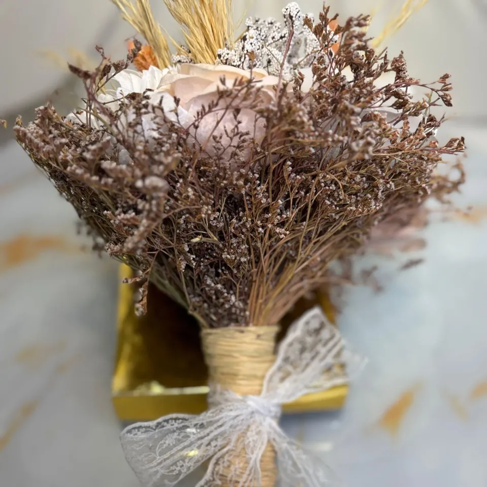 Gelin El Çiçeği Buketi Beyaz ve Somon