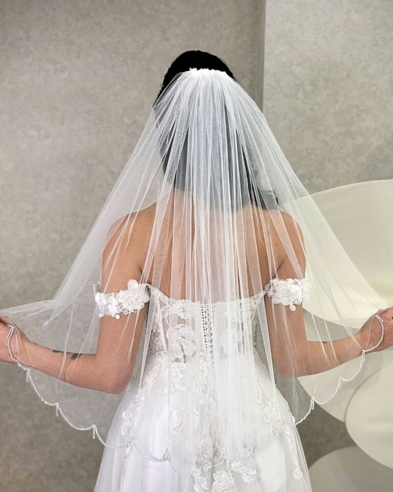 ADELA | Yırtmaçlı Gelinlik (Mağazada)