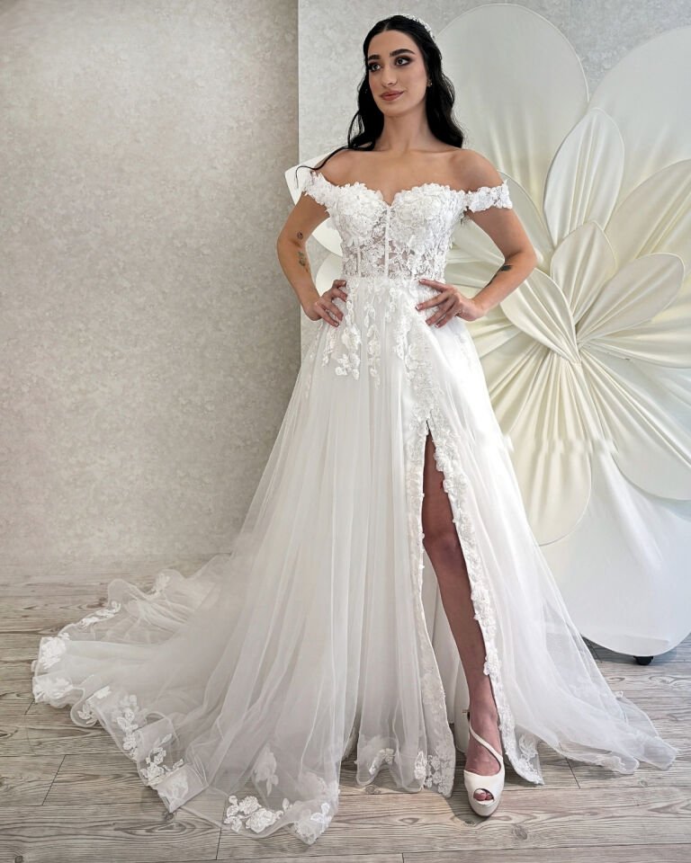 ADELA | Yırtmaçlı Gelinlik (Mağazada)