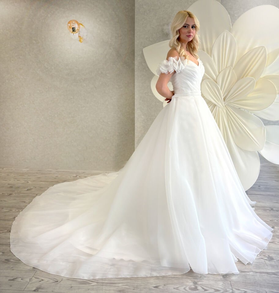 MIRANDA | Lazer Kesim Çiçekli Gelinlik