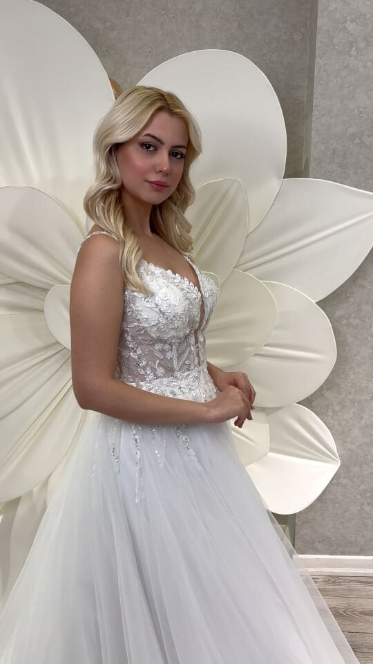 EMILIA | Brautkleid mit gerafftem Rock