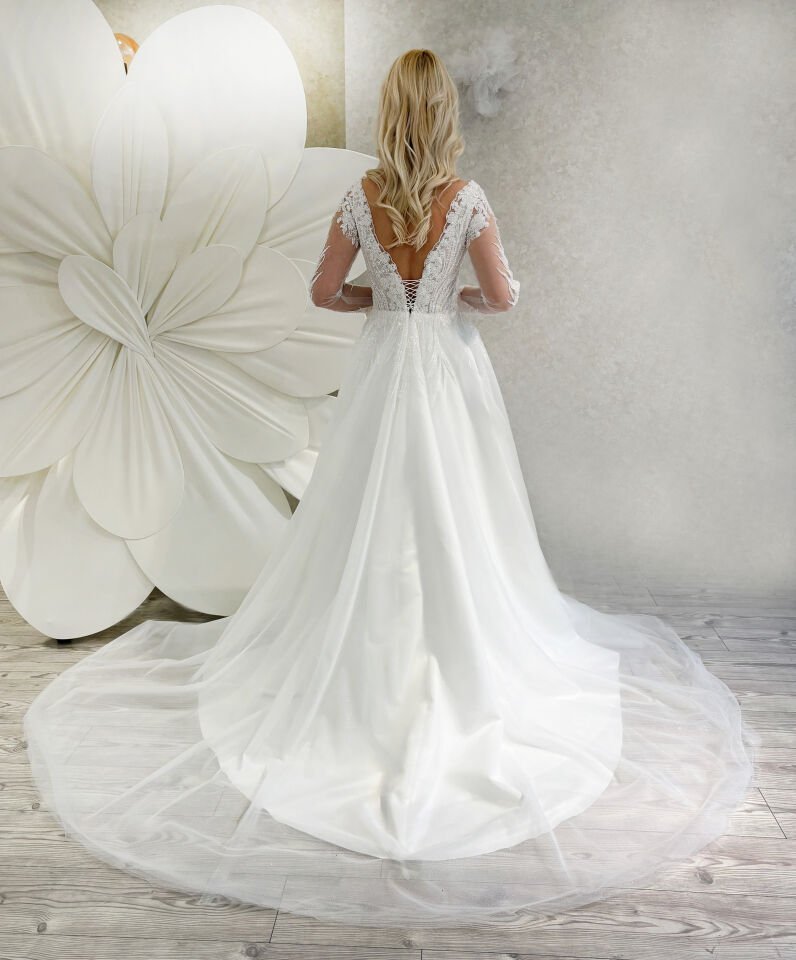 GINA | Kollu İşlemeli Gelinlik